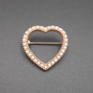 Ciner 1950s White‎ Heart Brooch Pin Gold-Tone Signed Jewelry